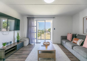 Beach Holiday Apartment - Big Bay, Cape Town